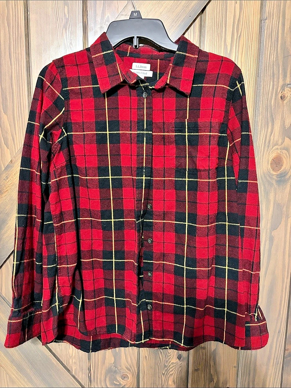 L.L.Bean Plaid Slightly Fitted Flannel Button Down in Red & Black Size Medium